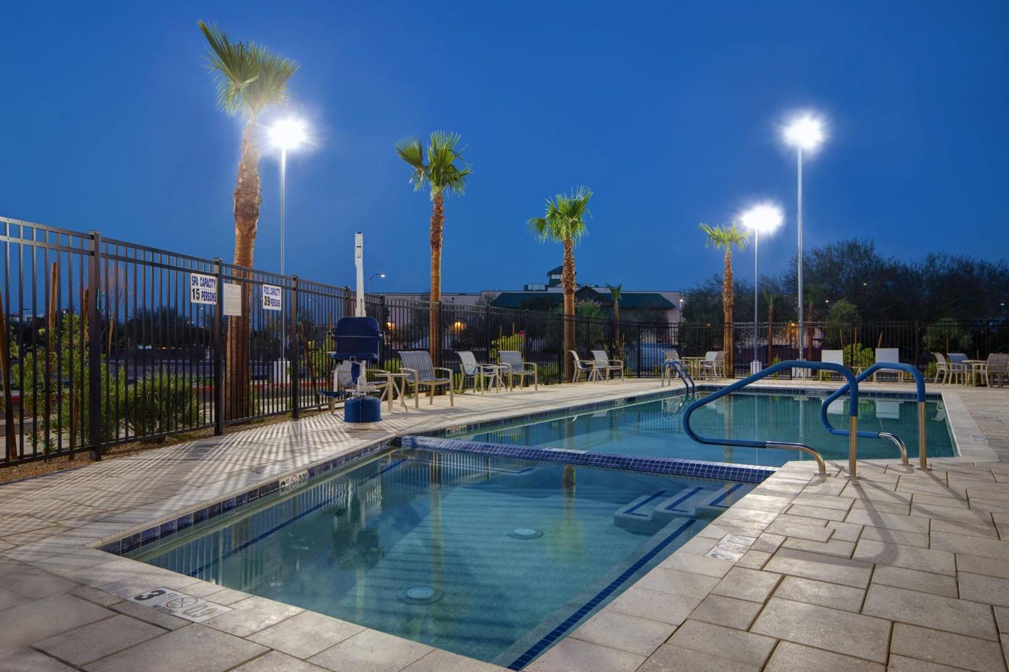 Towneplace Suites By Marriott Phoenix Glendale Sports & Entertainment District Buitenkant foto